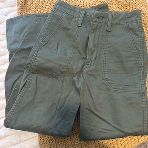 Levi’s woman’s green cargo pants